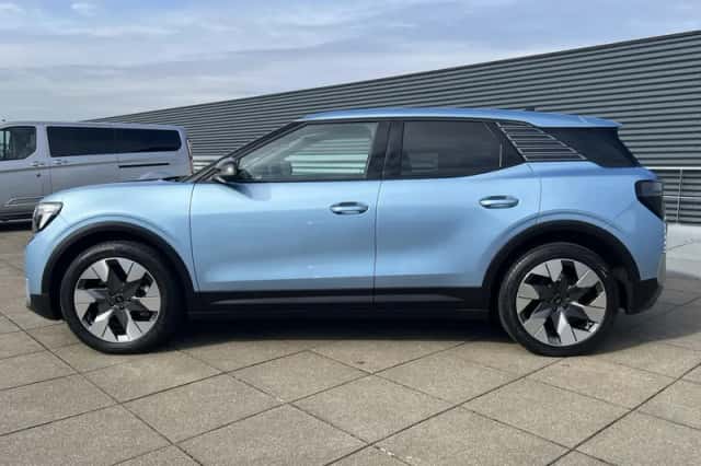 Ford Explorer (2024) thumbnail 3
