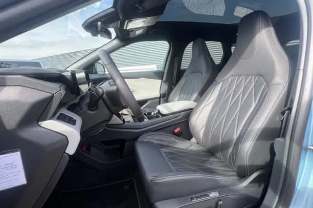 Ford Explorer (2024) thumbnail 4