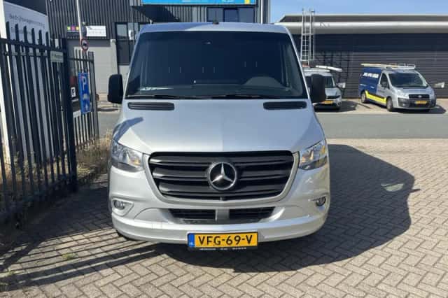 Mercedes-Benz Sprinter (2020) thumbnail 2