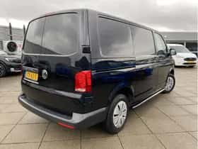 Volkswagen Transporter (2023) thumbnail 2