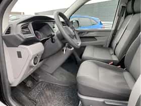 Volkswagen Transporter (2023) thumbnail 17