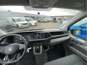 Volkswagen Transporter (2023) thumbnail 3