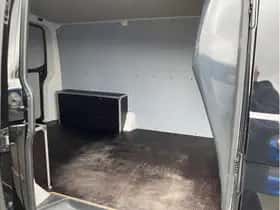 Volkswagen Transporter (2023) thumbnail 23