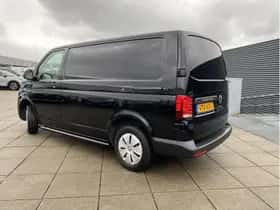 Volkswagen Transporter (2023) thumbnail 4
