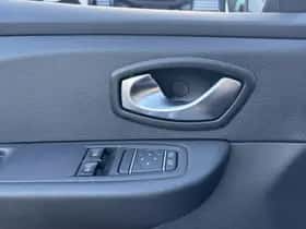 Renault Clio (2019) thumbnail 12