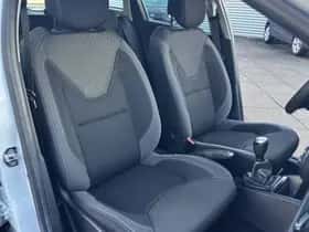 Renault Clio (2019) thumbnail 23