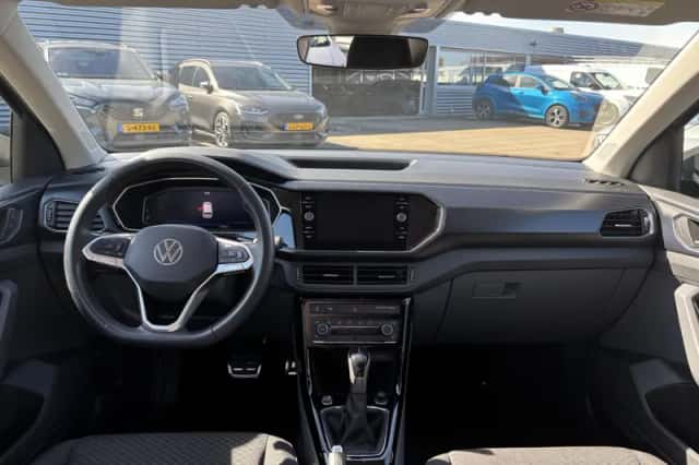 Volkswagen T-Cross (2021) thumbnail 3