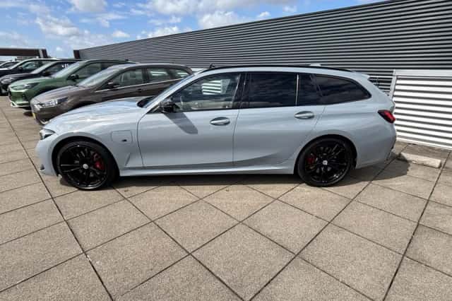 BMW 3-Serie (2023) thumbnail 4