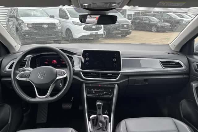 Volkswagen T-Roc (2022) thumbnail 3