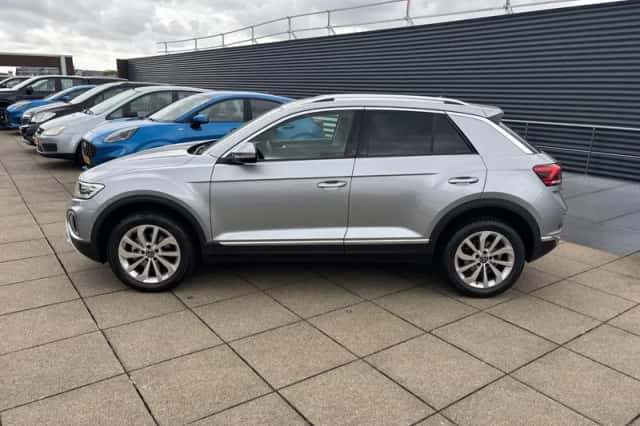 Volkswagen T-Roc (2022) thumbnail 5