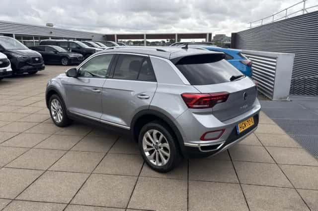 Volkswagen T-Roc (2022) thumbnail 6