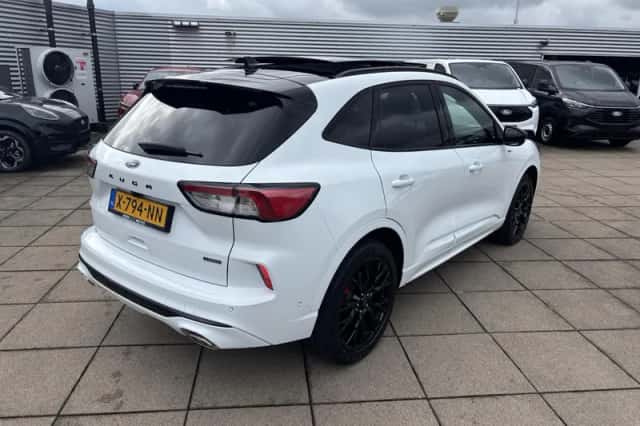 Ford Kuga (2024) thumbnail 2