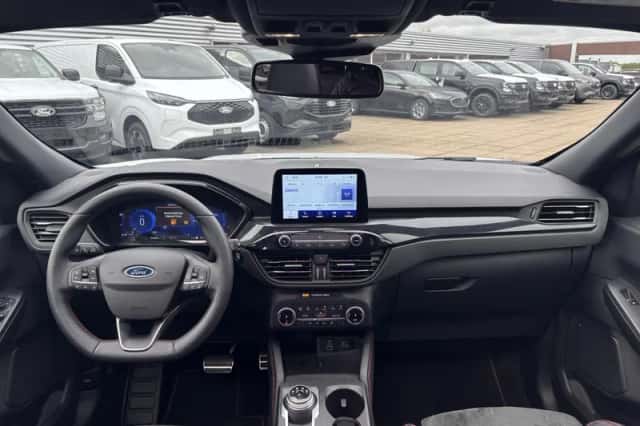 Ford Kuga (2024) thumbnail 3