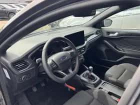 Ford Focus (2023) thumbnail 14