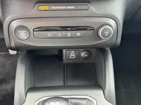 Ford Focus (2023) thumbnail 25