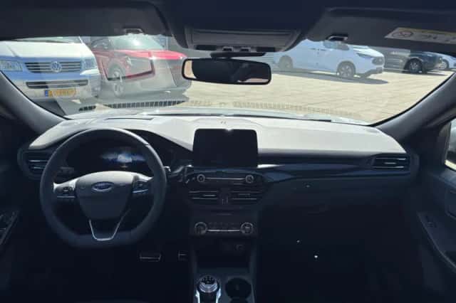 Ford Kuga (2020) thumbnail 3
