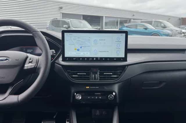 Ford Kuga (2025) thumbnail 3