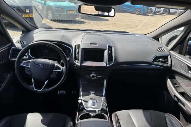 Ford S-Max (2021) thumbnail 3