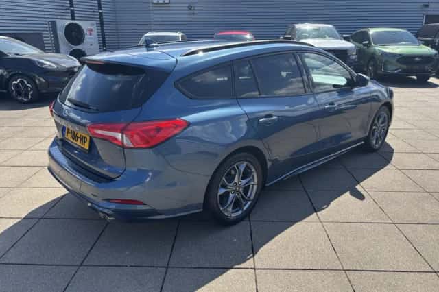 Ford Focus (2020) thumbnail 2