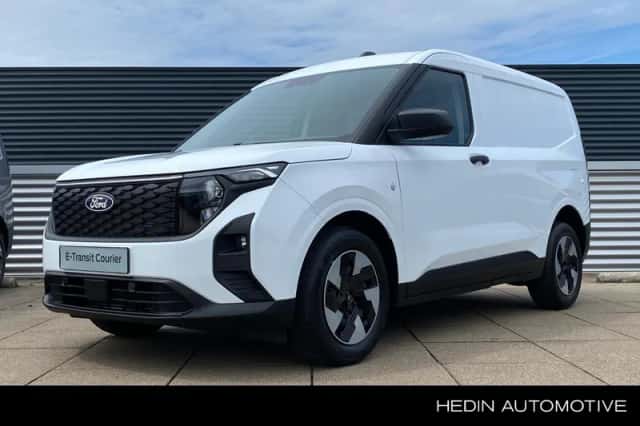 Ford E-Transit Courier (2026) thumbnail 1