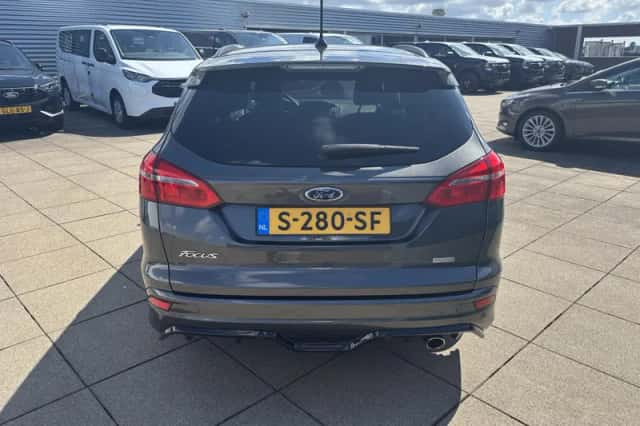 Ford Focus (2018) thumbnail 4