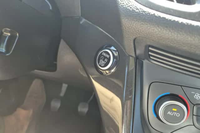 Ford Kuga (2019) thumbnail 3