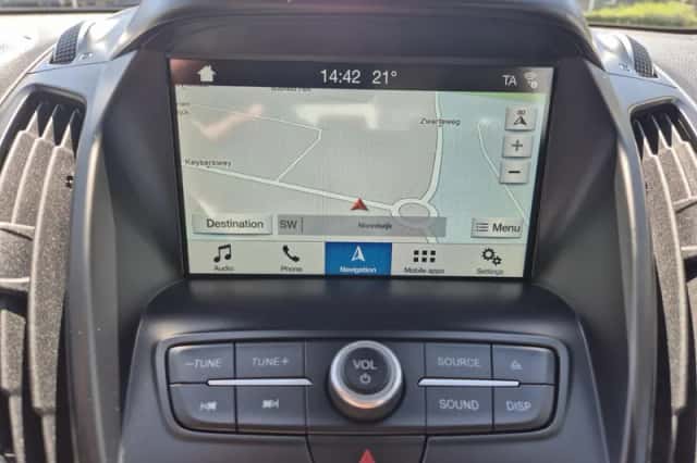 Ford Kuga (2019) thumbnail 5
