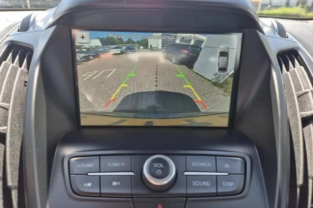 Ford Kuga (2019) thumbnail 6