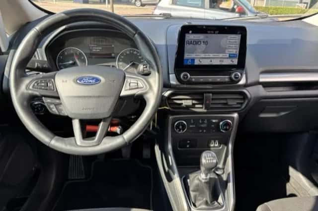Ford EcoSport (2018) thumbnail 3