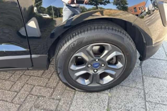 Ford EcoSport (2018) thumbnail 4