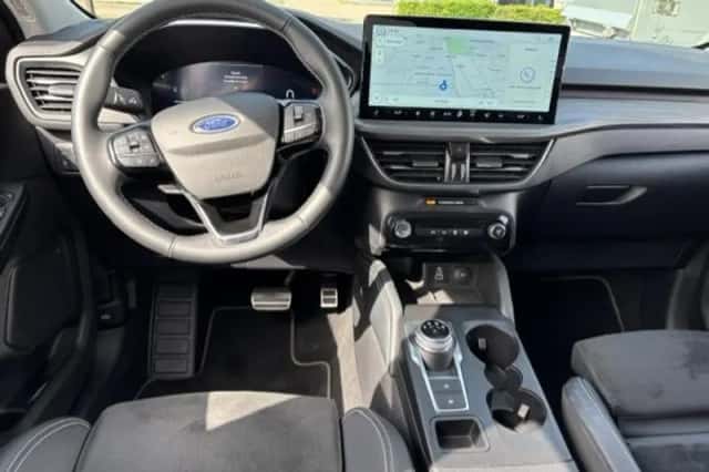 Ford Kuga (2025) thumbnail 3