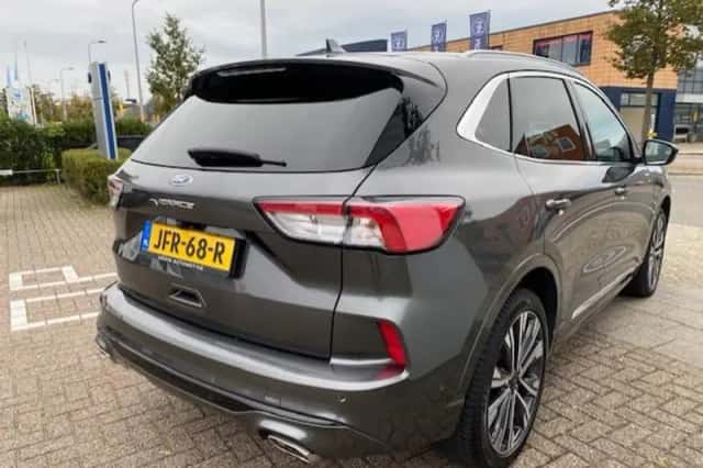 Ford Kuga (2022) thumbnail 2