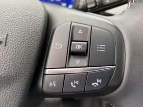 Ford Kuga (2022) thumbnail 17