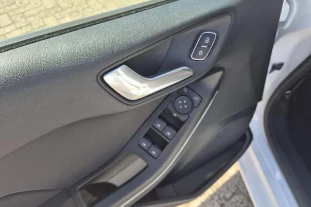 Ford Fiesta (2022) thumbnail 2