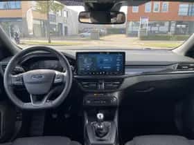 Ford Focus (2024) thumbnail 3