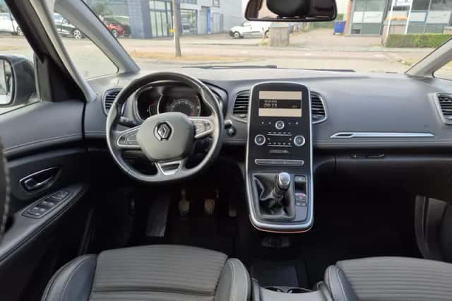 Renault Grand Scénic (2017) thumbnail 3