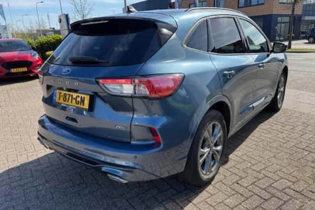 Ford Kuga (2023) thumbnail 2