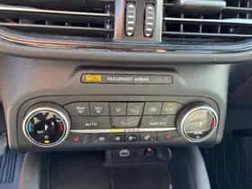 Ford Kuga (2023) thumbnail 13