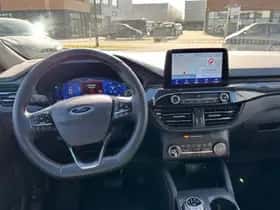Ford Kuga (2023) thumbnail 3