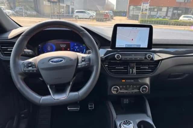 Ford Kuga (2021) thumbnail 3