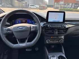 Ford Kuga (2021) thumbnail 3