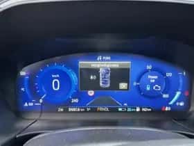 Ford Kuga (2023) thumbnail 14