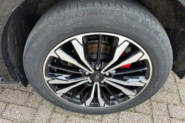 Ford Kuga (2023) thumbnail 4