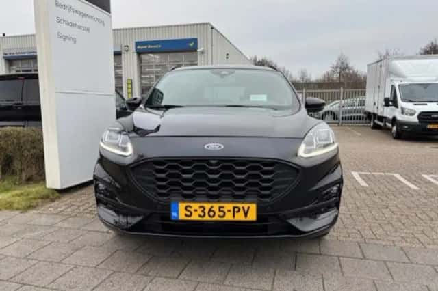 Ford Kuga (2023) thumbnail 6
