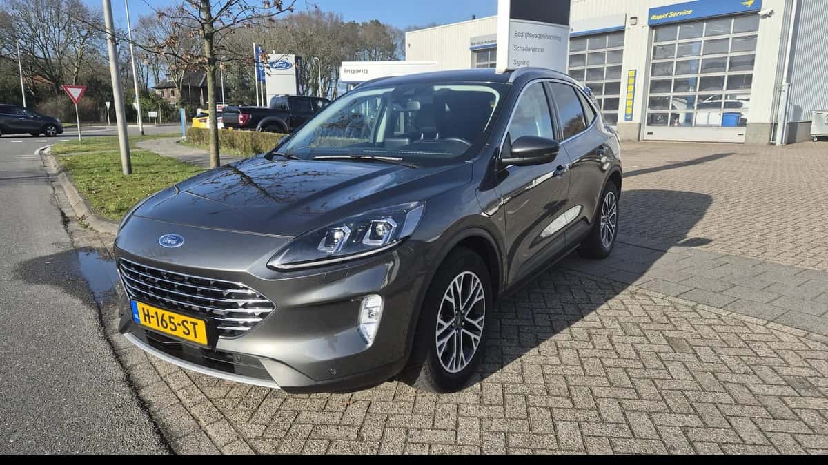 Ford Kuga (2020) — foto 1