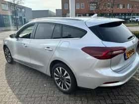 Ford Focus (2024) thumbnail 3