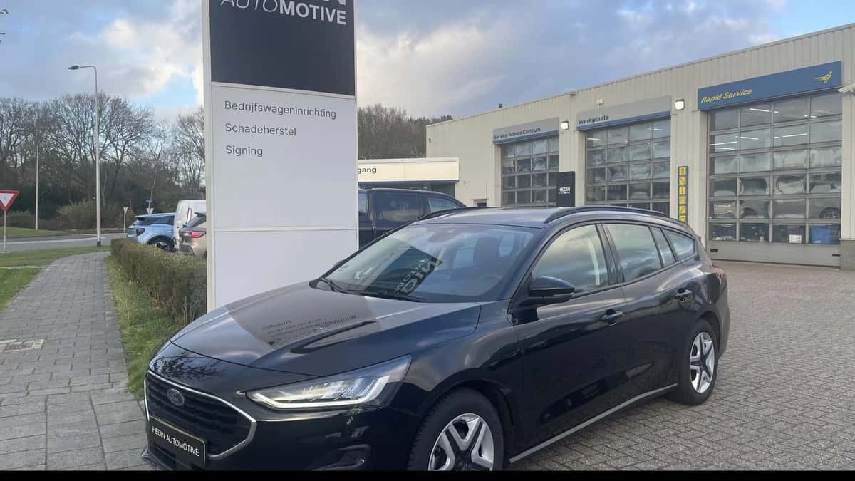 Ford Focus (2022) — foto 1