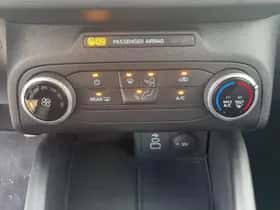 Ford Focus (2022) thumbnail 11