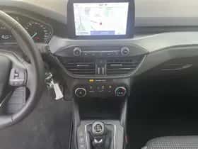 Ford Focus (2022) thumbnail 10