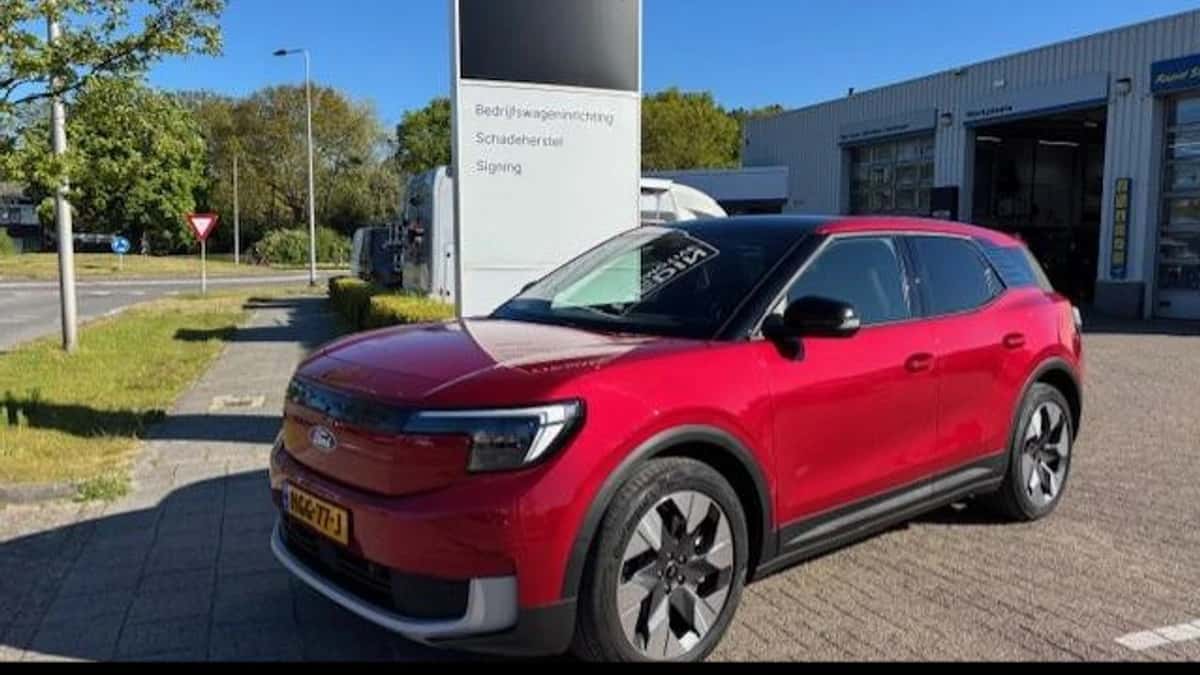 Ford Explorer (2025) — foto 1